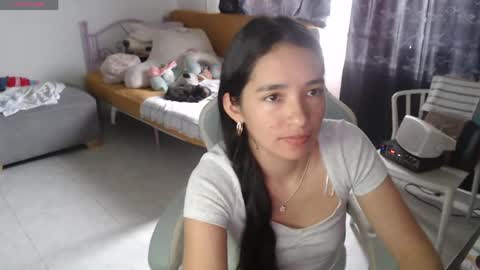 Snapshot of erina_1 chatting on April 17, 2026, 5:27 pm erina_1 online show from April 17, 2026, 5:27 pm