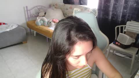 Snapshot of erina_1 chatting on April 21, 2026, 6:44 pm erina_1 online show from April 21, 2026, 6:44 pm