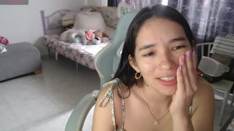 Snapshot of erina_1 chatting on April 25, 2026, 5:43 pm erina_1 online show from April 25, 2026, 5:43 pm