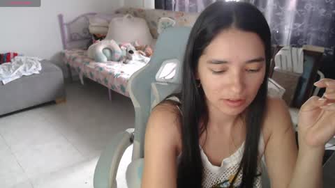 Snapshot of erina_1 chatting on May 10, 2026, 5:51 pm erina_1 online show from May 10, 2026, 5:51 pm