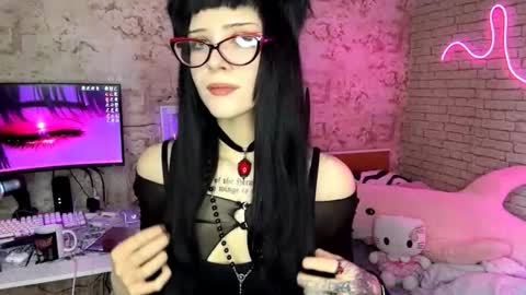 Snapshot of ernestinezalesky chatting on February 13, 2026, 7:04 am Nina online show from February 13, 2026, 7:04 am