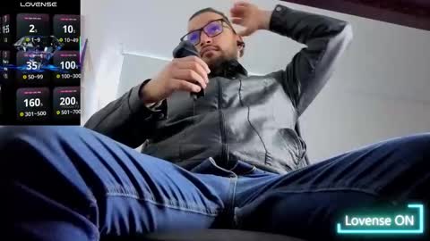 Snapshot of ernesto_rodriguez_82 chatting on September 24, 2025, 11:46 am ernesto rodriguez 82 online show from September 24, 2025, 11:46 am