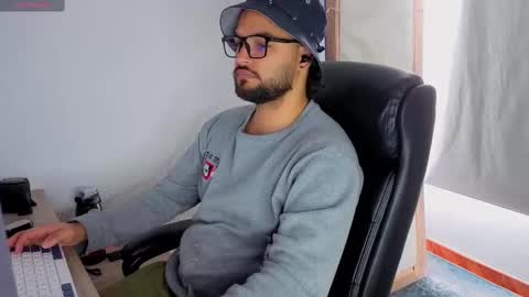 Snapshot of ernesto_rodriguez_82 chatting on October 8, 2025, 3:53 pm ernesto rodriguez 82 online show from October 8, 2025, 3:53 pm