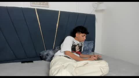 ero_boy40 online show from May 20, 2026, 3:13 am