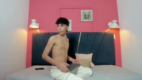 ero_boy40 online show from May 23, 2026, 4:18 am