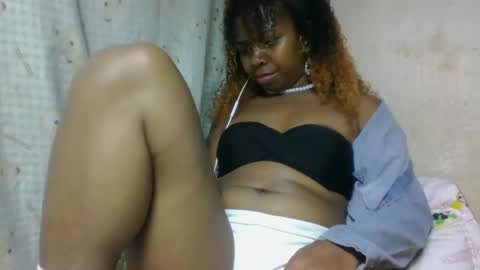 erolinee online show from September 13, 2025, 3:56 pm