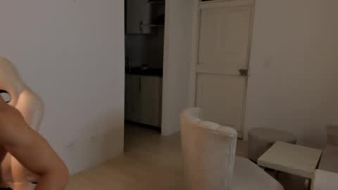Snapshot of eros_becker_ chatting on May 19, 2026, 7:26 am eros_becker_ online show from May 19, 2026, 7:26 am