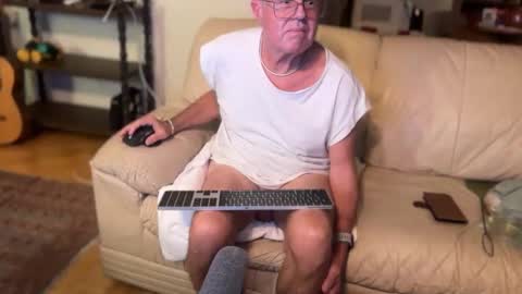 eros online show from October 4, 2025, 7:17 am