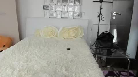 eroticsensualkitty4u online show from December 27, 2024, 8:45 am