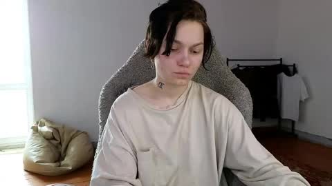 esajukyy online show from May 16, 2026, 5:15 am