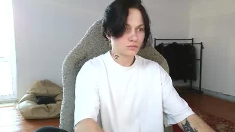 esajukyy online show from July 1, 2026, 11:56 am