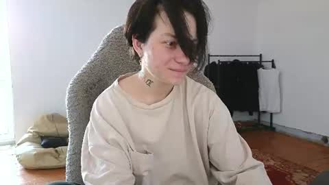 esajukyy online show from July 3, 2026, 7:48 am