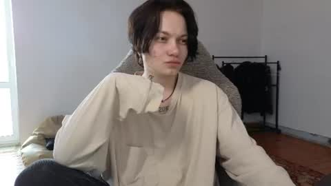 esajukyy online show from July 7, 2026, 6:47 am