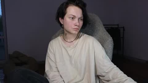 esajukyy online show from July 15, 2026, 3:17 pm