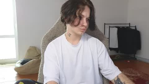 esajukyy online show from July 27, 2026, 10:11 am