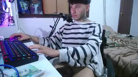 Snapshot of esjrobles chatting on December 4, 2024, 5:16 am Esteban online show from December 4, 2024, 5:16 am