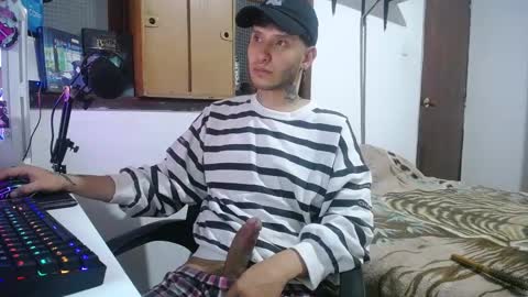 Snapshot of esjrobles chatting on December 15, 2024, 3:24 am Esteban online show from December 15, 2024, 3:24 am