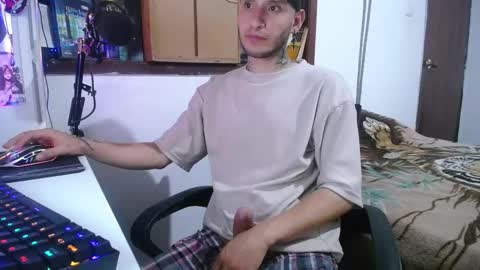 Snapshot of esjrobles chatting on December 19, 2024, 6:45 am Esteban online show from December 19, 2024, 6:45 am