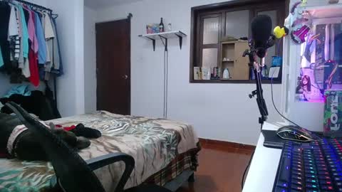 Snapshot of esjrobles chatting on December 26, 2024, 2:55 am Esteban online show from December 26, 2024, 2:55 am