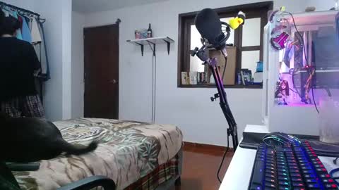 Snapshot of esjrobles chatting on December 27, 2024, 2:36 am Esteban online show from December 27, 2024, 2:36 am