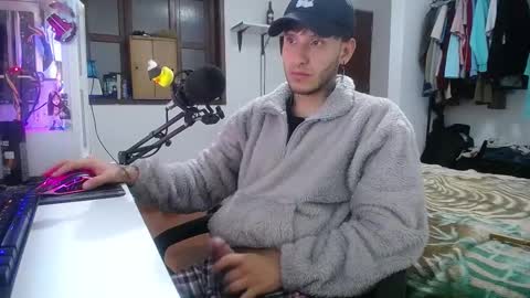 Snapshot of esjrobles chatting on January 7, 2025, 11:48 am Esteban online show from January 7, 2025, 11:48 am