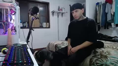 Snapshot of esjrobles chatting on January 19, 2025, 2:15 am Esteban online show from January 19, 2025, 2:15 am