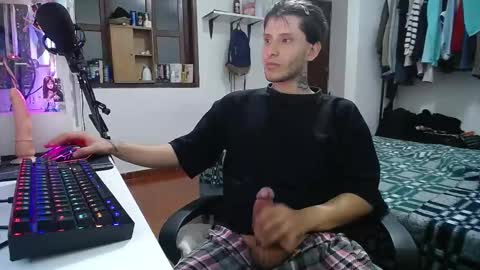 Snapshot of esjrobles chatting on January 20, 2025, 5:26 am Esteban online show from January 20, 2025, 5:26 am