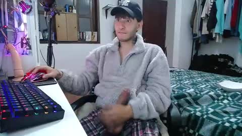 Snapshot of esjrobles chatting on January 21, 2025, 5:38 am Esteban online show from January 21, 2025, 5:38 am