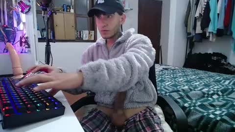 Snapshot of esjrobles chatting on January 21, 2025, 8:41 am Esteban online show from January 21, 2025, 8:41 am