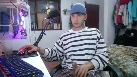 Snapshot of esjrobles chatting on January 23, 2025, 6:39 am Esteban online show from January 23, 2025, 6:39 am