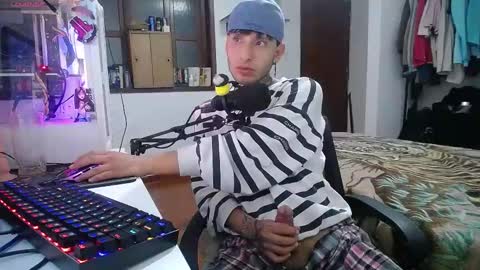 Snapshot of esjrobles chatting on January 23, 2025, 9:39 am Esteban online show from January 23, 2025, 9:39 am