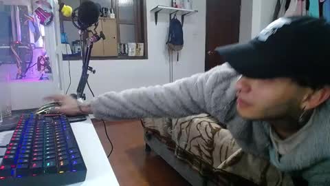 Snapshot of esjrobles chatting on January 24, 2025, 3:00 am Esteban online show from January 24, 2025, 3:00 am