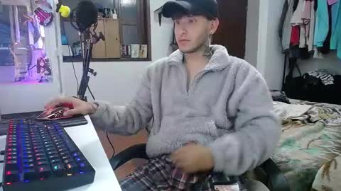 Snapshot of esjrobles chatting on January 24, 2025, 6:03 am Esteban online show from January 24, 2025, 6:03 am