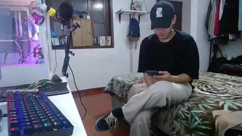 Snapshot of esjrobles chatting on January 26, 2025, 5:56 am Esteban online show from January 26, 2025, 5:56 am