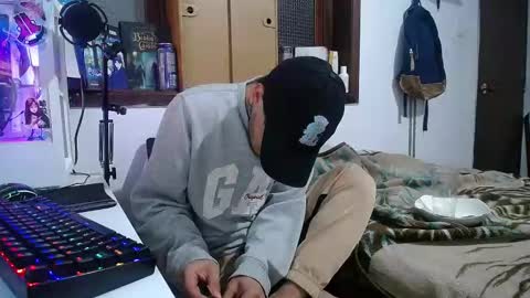 Snapshot of esjrobles chatting on January 30, 2025, 4:48 am Esteban online show from January 30, 2025, 4:48 am