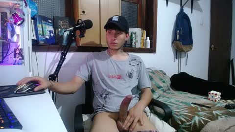 Snapshot of esjrobles chatting on February 4, 2025, 9:49 am Esteban online show from February 4, 2025, 9:49 am