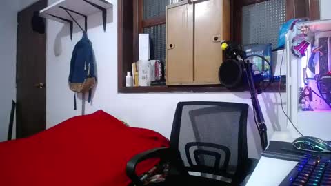 Snapshot of esjrobles chatting on February 15, 2025, 9:16 am Esteban online show from February 15, 2025, 9:16 am