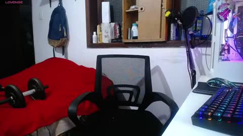 Snapshot of esjrobles chatting on February 16, 2025, 9:26 am Esteban online show from February 16, 2025, 9:26 am