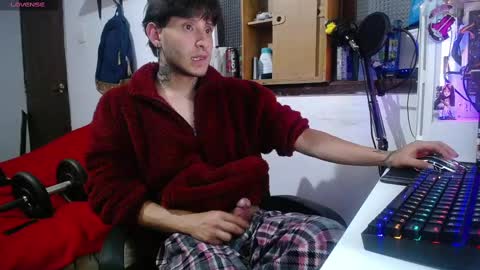 Snapshot of esjrobles chatting on February 16, 2025, 12:32 pm Esteban online show from February 16, 2025, 12:32 pm