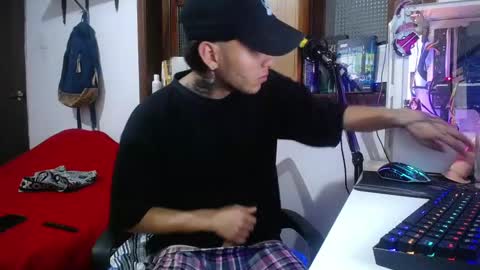 Snapshot of esjrobles chatting on February 22, 2025, 1:55 am Esteban online show from February 22, 2025, 1:55 am