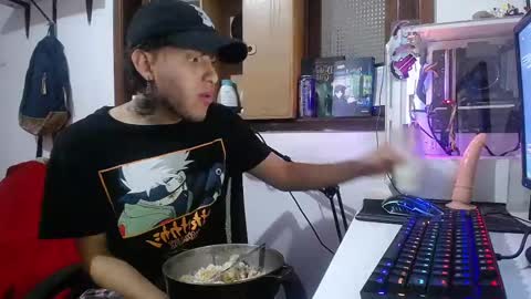 Snapshot of esjrobles chatting on February 22, 2025, 5:57 pm Esteban online show from February 22, 2025, 5:57 pm