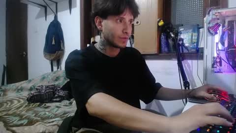 Snapshot of esjrobles chatting on February 26, 2025, 7:09 am Esteban online show from February 26, 2025, 7:09 am