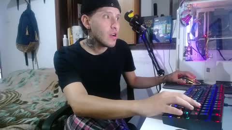 Snapshot of esjrobles chatting on February 26, 2025, 8:11 pm Esteban online show from February 26, 2025, 8:11 pm