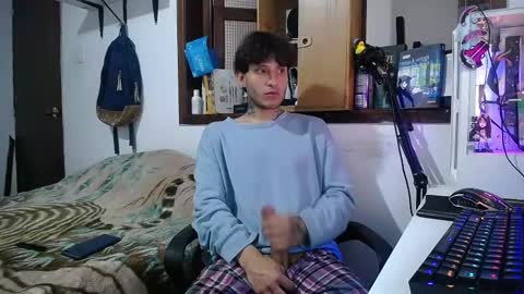 Snapshot of esjrobles chatting on February 28, 2025, 6:41 pm Esteban online show from February 28, 2025, 6:41 pm