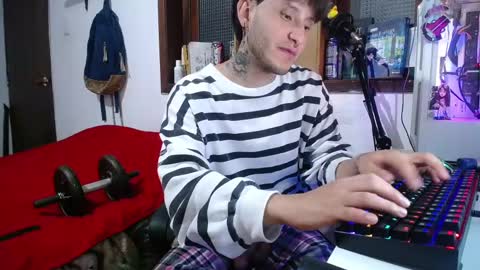 Snapshot of esjrobles chatting on March 2, 2025, 7:54 am Esteban online show from March 2, 2025, 7:54 am