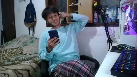 Snapshot of esjrobles chatting on March 4, 2025, 3:22 am Esteban online show from March 4, 2025, 3:22 am