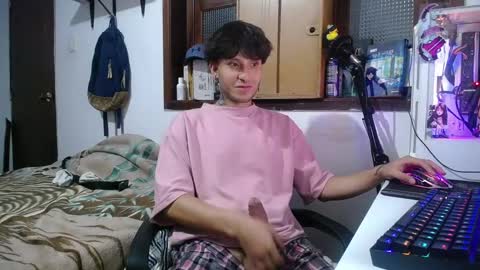 Snapshot of esjrobles chatting on March 7, 2025, 3:51 am Esteban online show from March 7, 2025, 3:51 am