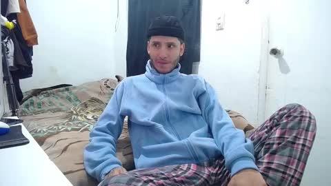 Snapshot of esjrobles chatting on September 23, 2025, 12:08 pm Esteban online show from September 23, 2025, 12:08 pm