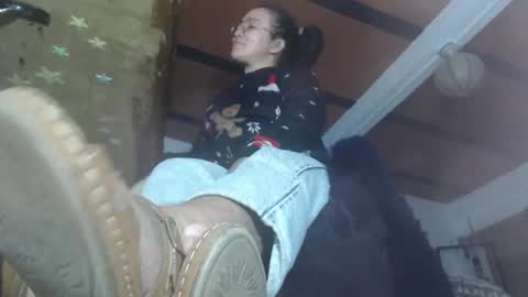 Snapshot of eskelaswd chatting on December 9, 2024, 4:12 am Eskela911 online show from December 9, 2024, 4:12 am