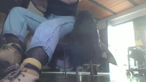 Snapshot of eskelaswd chatting on February 3, 2025, 4:31 pm Eskela911 online show from February 3, 2025, 4:31 pm